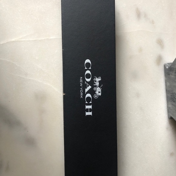 HTF🌟RARE Coach Tea Rose Apple Watch Band - Picture 6 of 7